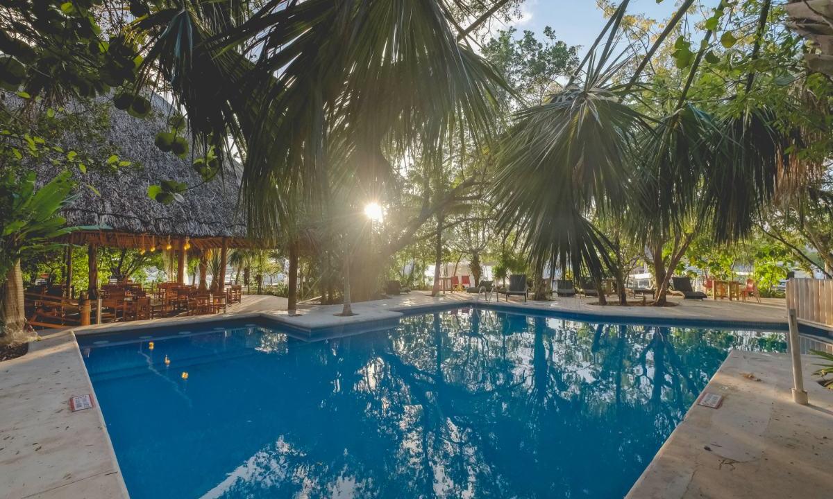 Piscina del Hotel Hotel Sotavento & Yatch Club Cancún Piscina del Hotel Hotel Sotavento & Yatch Club Cancún